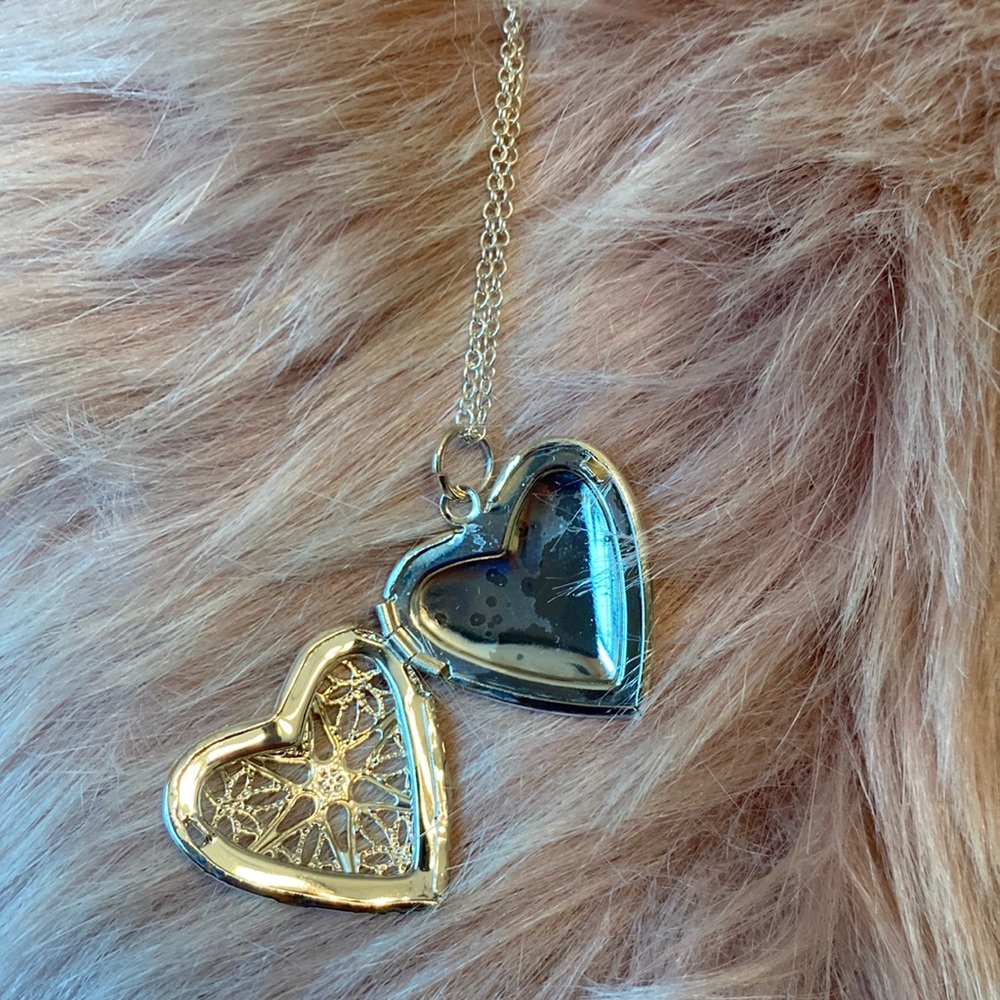 Vintage heart locket - Picture 4 of 9